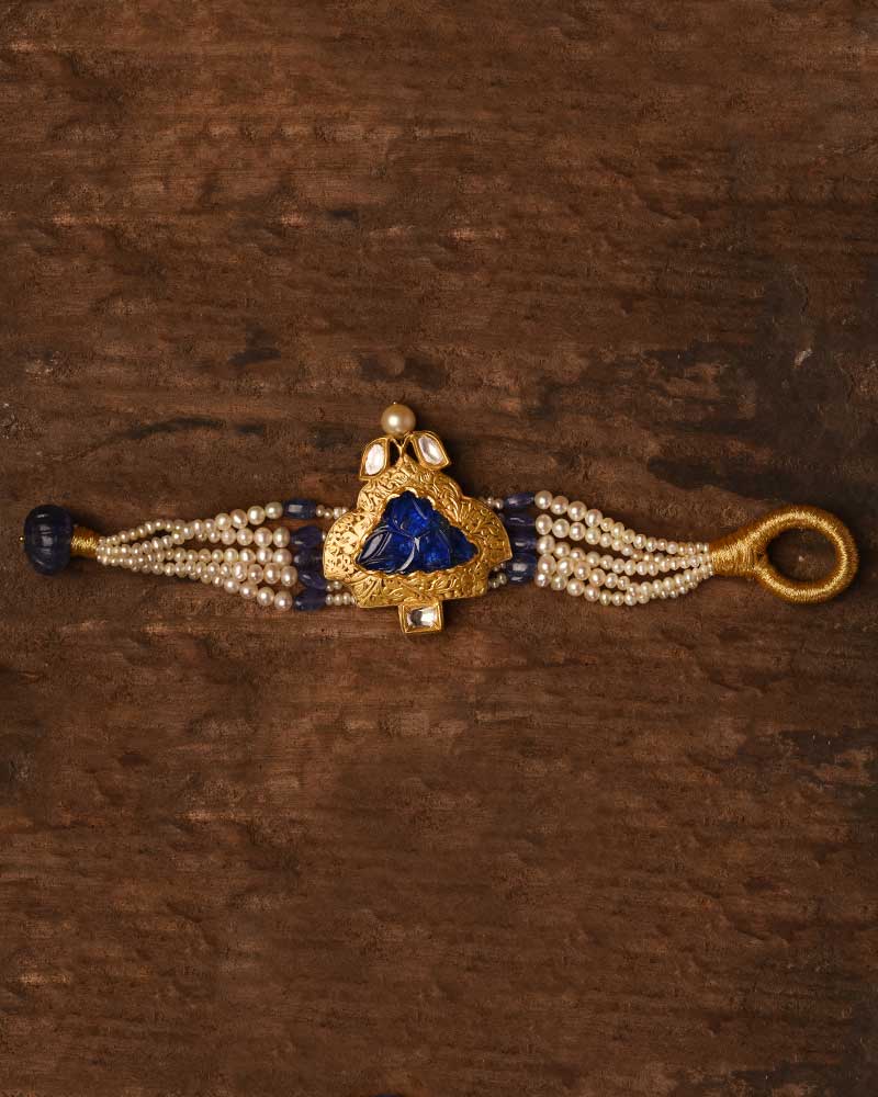 MAJESTIC BLUE PAUNCHI IN 18KT GOLD