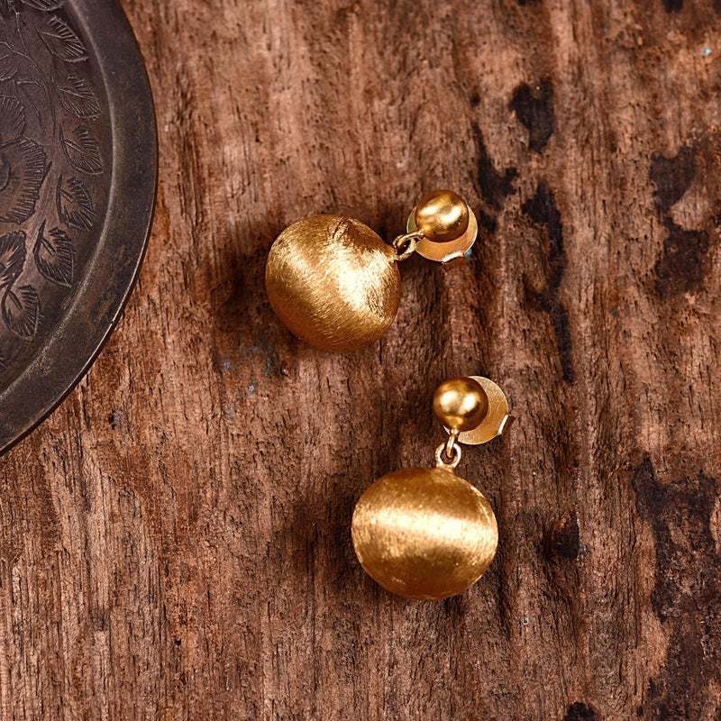 BRUSHED SATIN BALL GOLD PLATED EARRINGS