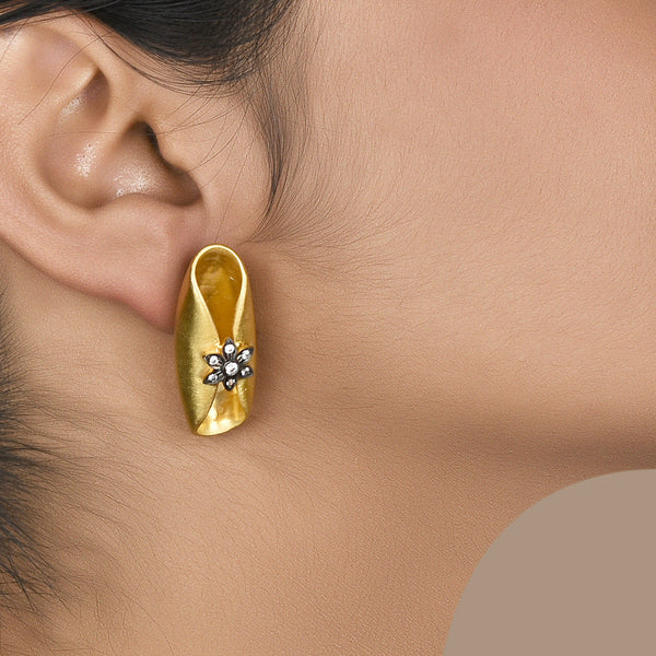 Curled-Up Petal earrings