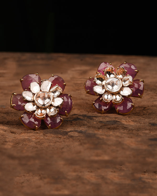 FLORAL STUDS IN GOLD WITH POLKI