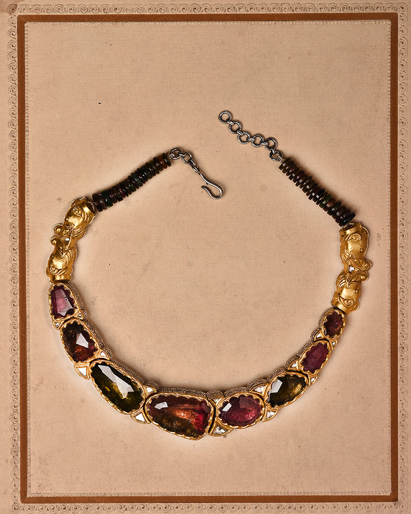 GOLD AND SILVER  NECKALCE IN COMBINATION WITH TOURMALINE LAYOUT