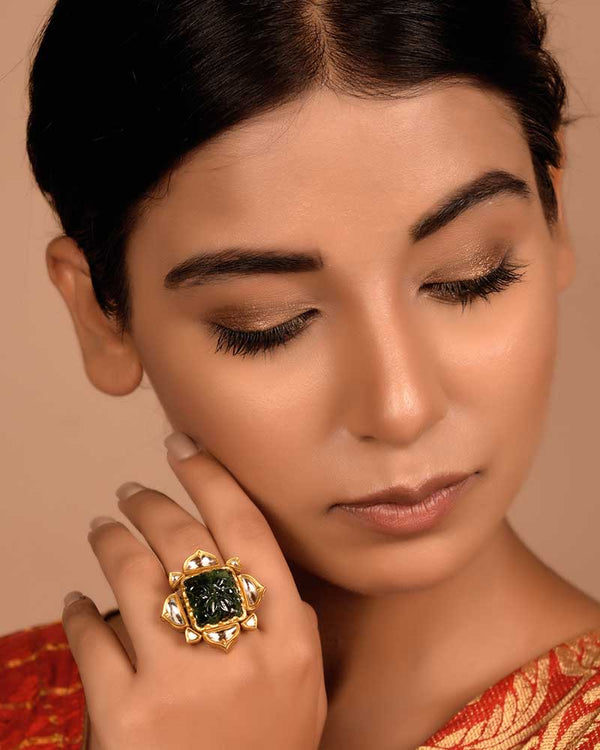 CARVED EMERALD MUGHAL RING