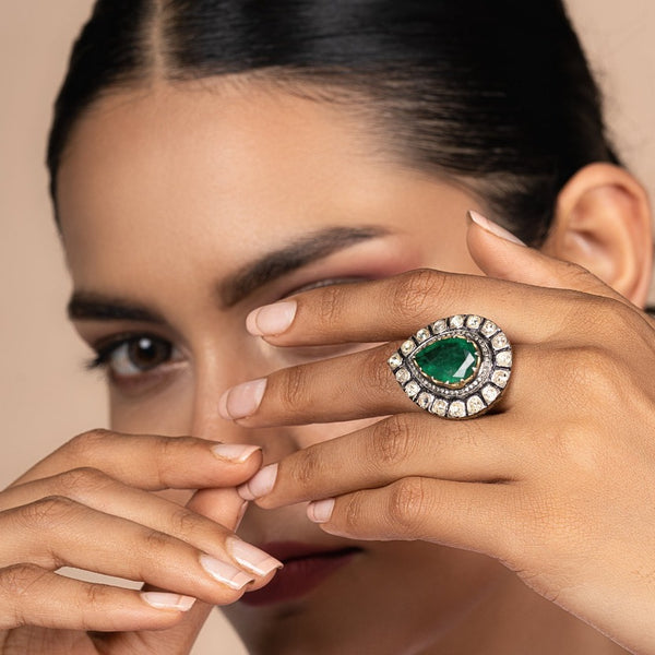 EMERALD STATEMENT RING IN 14KT GOLD WITH UNCUT DIAMONDS – Symetree