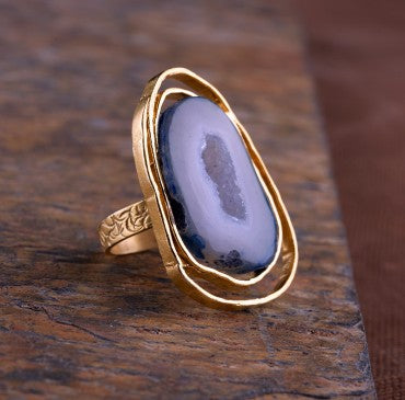 THE ENTANGLED AGATE RING